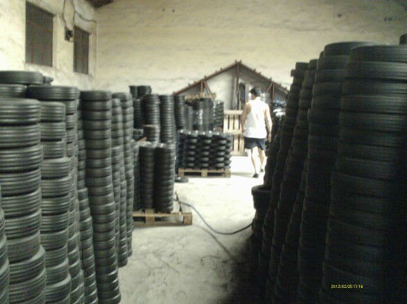 Motorbike Tyre Press Rubber Tire Vulcanizing Press Machine with ISO 9001 Certification