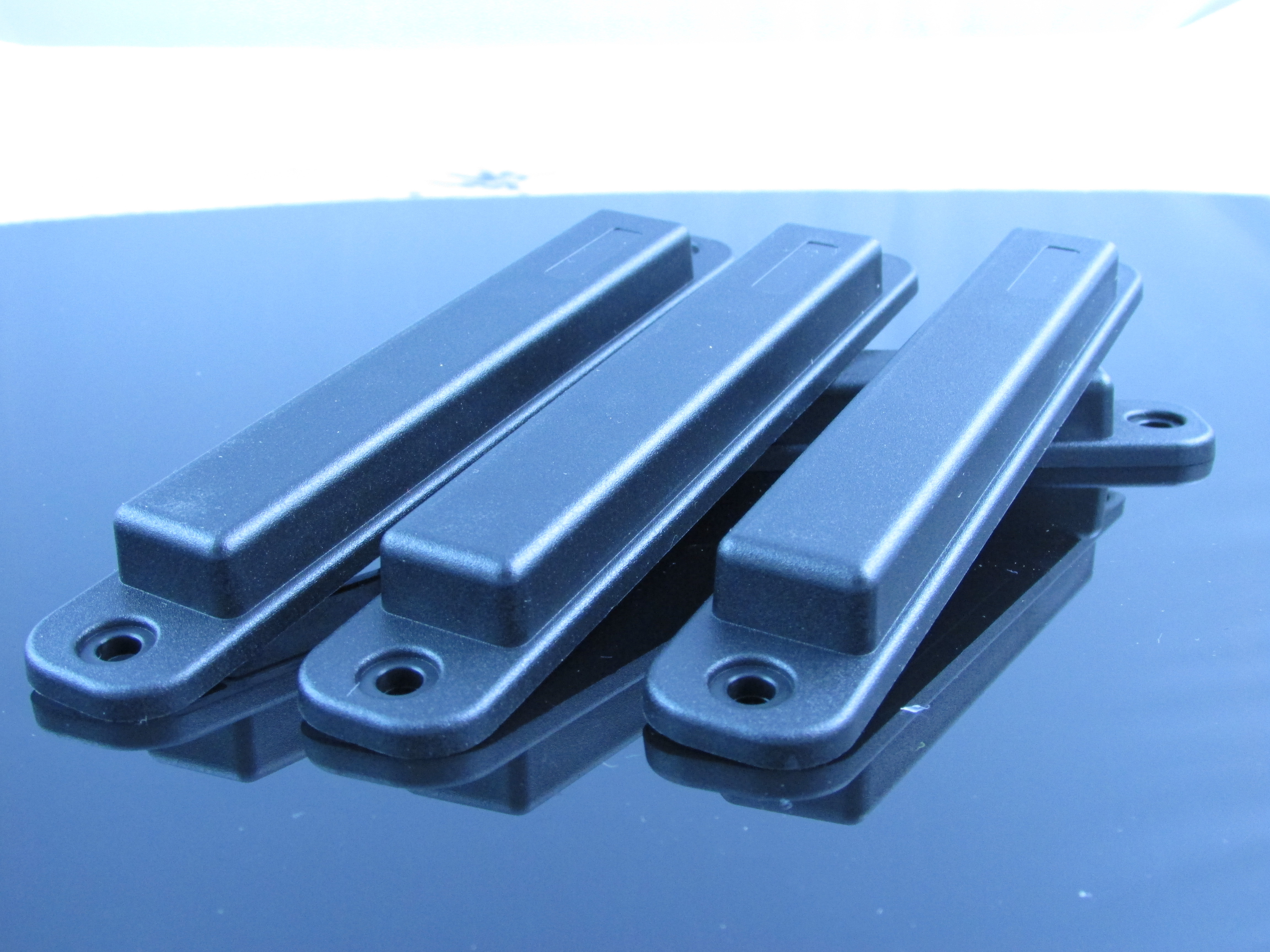 Reusable UHF RFID Tags PVC / ABS Anti Metal RFID Tag For Logistics / Supply Chain