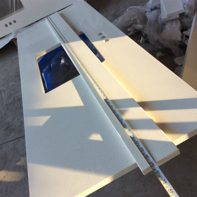 High Hardness White Quartz Kitchen Worktops / Sparkle Quartz Countertops