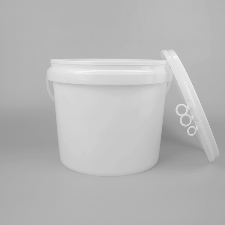 7L White PP Round Plastic Bucket 2 Gallon White Bucket With Lid
