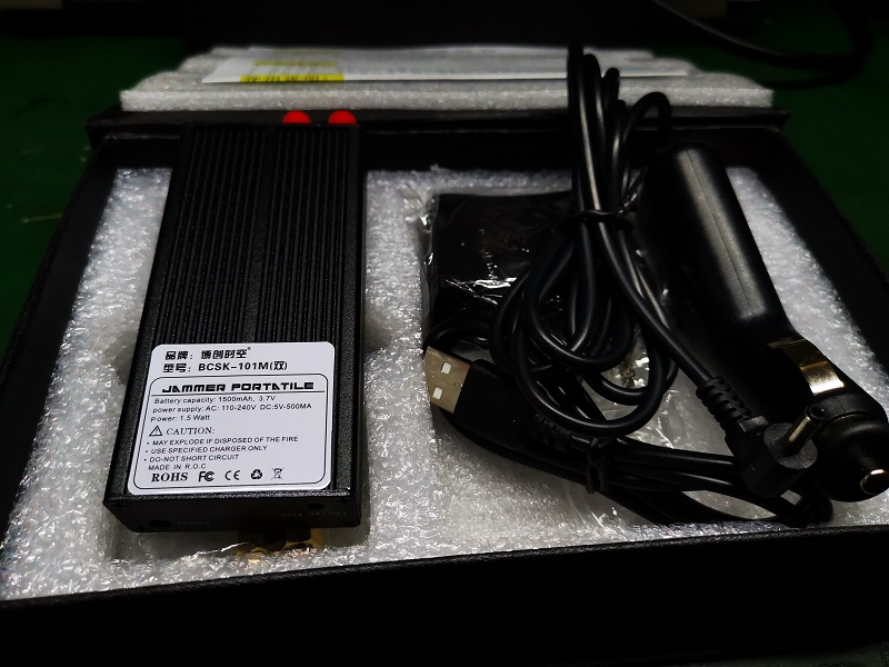 GPS positioning and tracking jammer L1 / L2 Beidou Positioning shield vehicle traveling data recorder jammer 10-20m signal shield