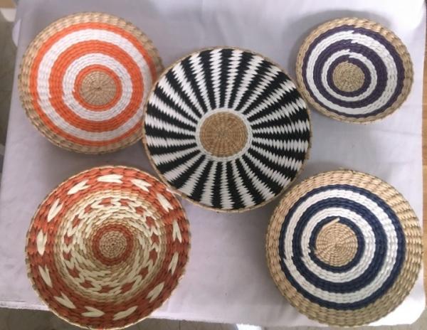 2021 new design High quality Wholesale seagrass wicker wall baskets wall plates