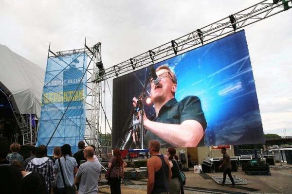 Buy cheap Outdoor P2.6 P3.91 P4.81 Hanging LED Video Wall 500x500 Cabinet from wholesalers