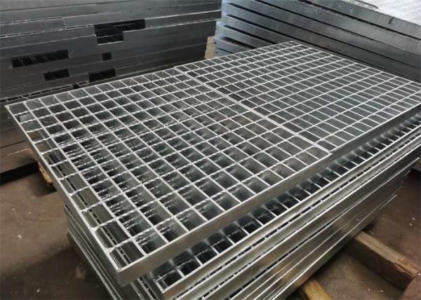 Buy cheap Q235 Skid Proof Galvanised Driveway Grates Light Structure 32x5mm from wholesalers