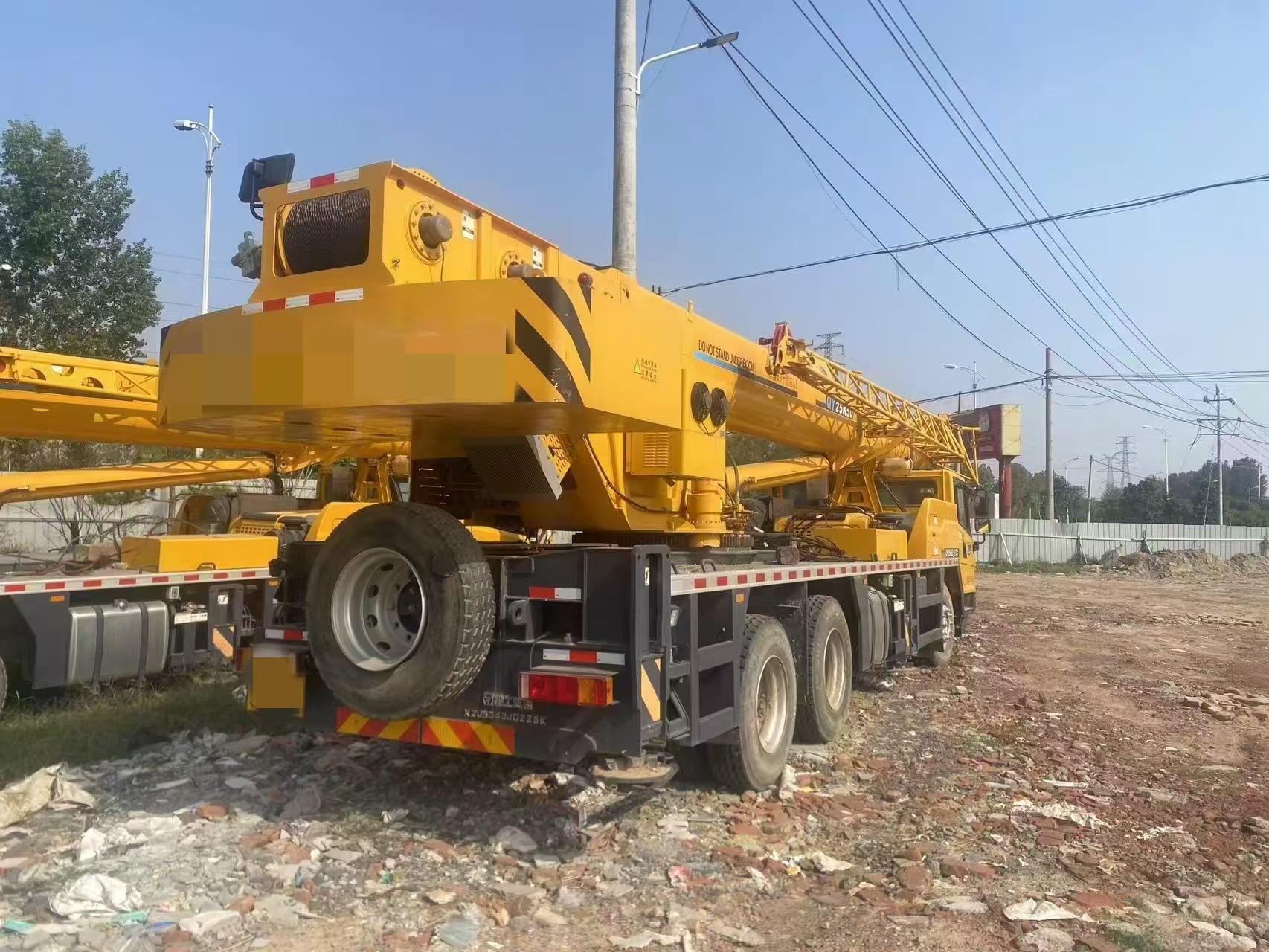 Used XCMG Mobile Truck Crane 25 Tons for Construction Company Inventory Direct Sale