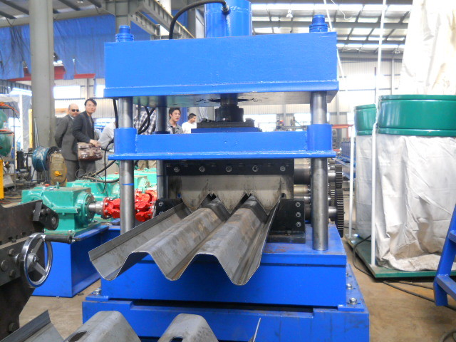 2-4mm Thickness Galvanized Steel Highway Guardrail Roll Forming Machine With 37KW Motor