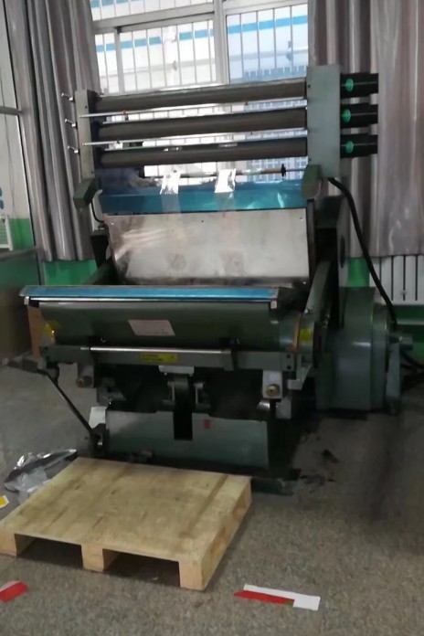 Castings Die Cutting Emboss Machine HJ-750T HT200 45# Steel Spindle Wafangdian Bearings