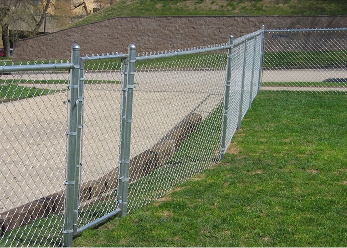 2.0-4.8mm Chain Link Wire Mesh Fence Metal Material For Security Protection