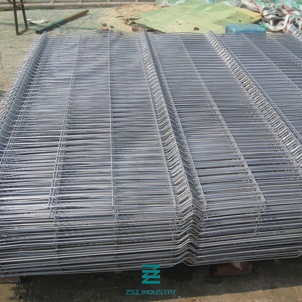 Hot Dipped Galvanized Welded Wire Fence Panels For Stadium Fence