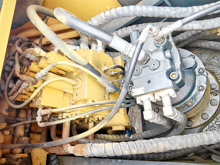 Good Condition 22 Ton Used Hyundai Excavator 220LC-9S in Korea Original Cummins Engine