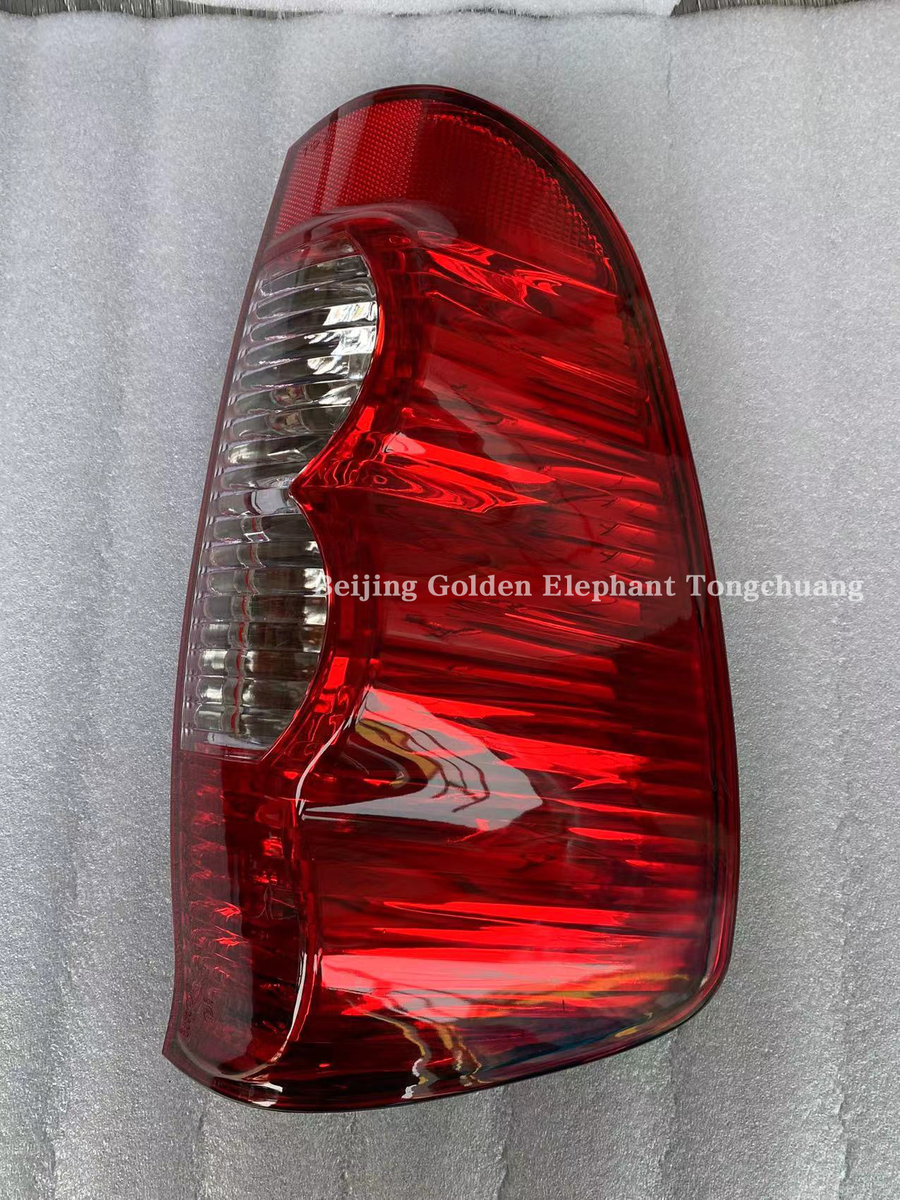 OE No. 4133300-P00 Great Wall Wingle 5 European Version Tail Light for 124 Spider 348