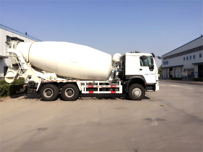 SINOTRUK HOWO 6x4 336ph 8m3 Concrete Mixer Truck