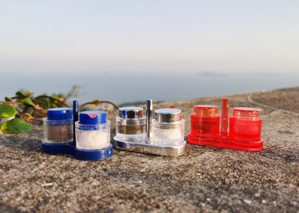 Buy cheap Disposable Plastic Shakers For Salt And Black Pepper Seasonings Time Optimizing Taste Elevating from wholesalers