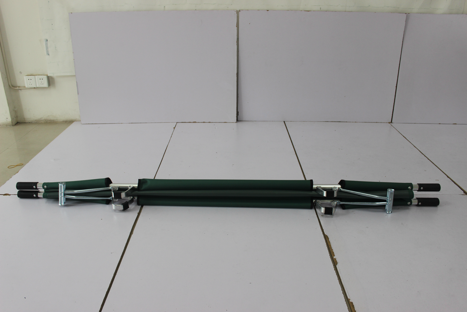 215 Cm 13cm Folding Medical Stretcher For Patient Transport With Oxford Leather