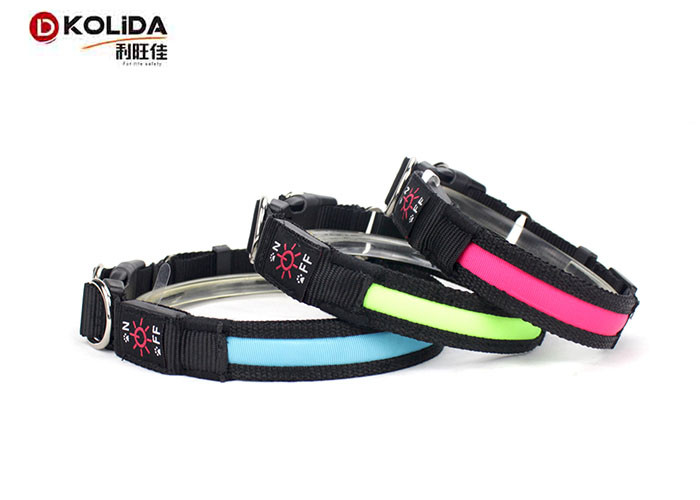 Adjustable LED Dog Collar , Doule D Ring Light Up Dog Collar With 3 Sizes
