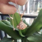 Fan Shape Luxury Jewelry Jewelry Divas Dream Necklace 18K Gold With Natural