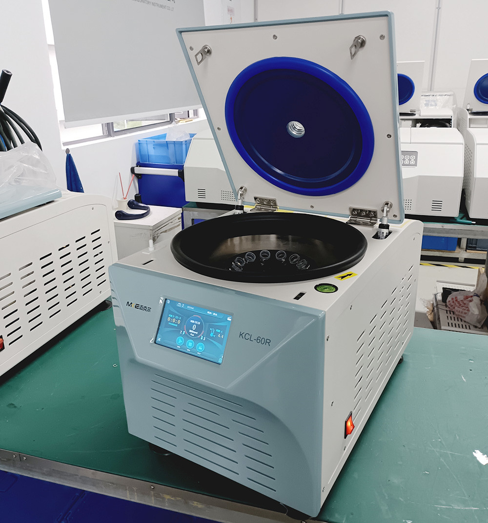 Small Size Low Speed Blood Centrifuge with Refrigerated Function Max 4*100ml
