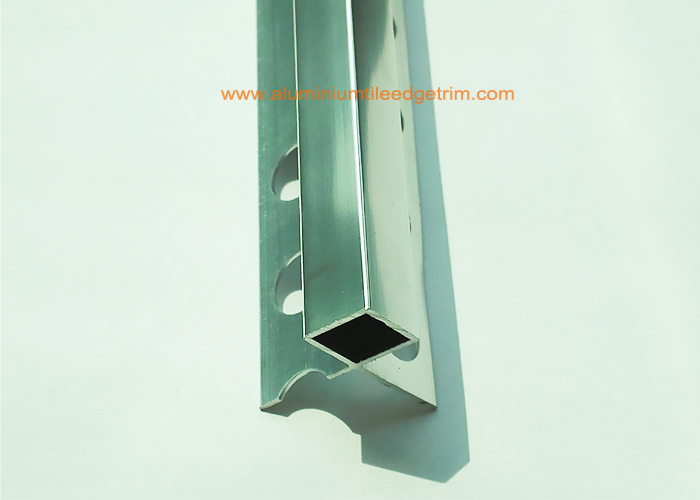 External / Exterior tile trim for external corners