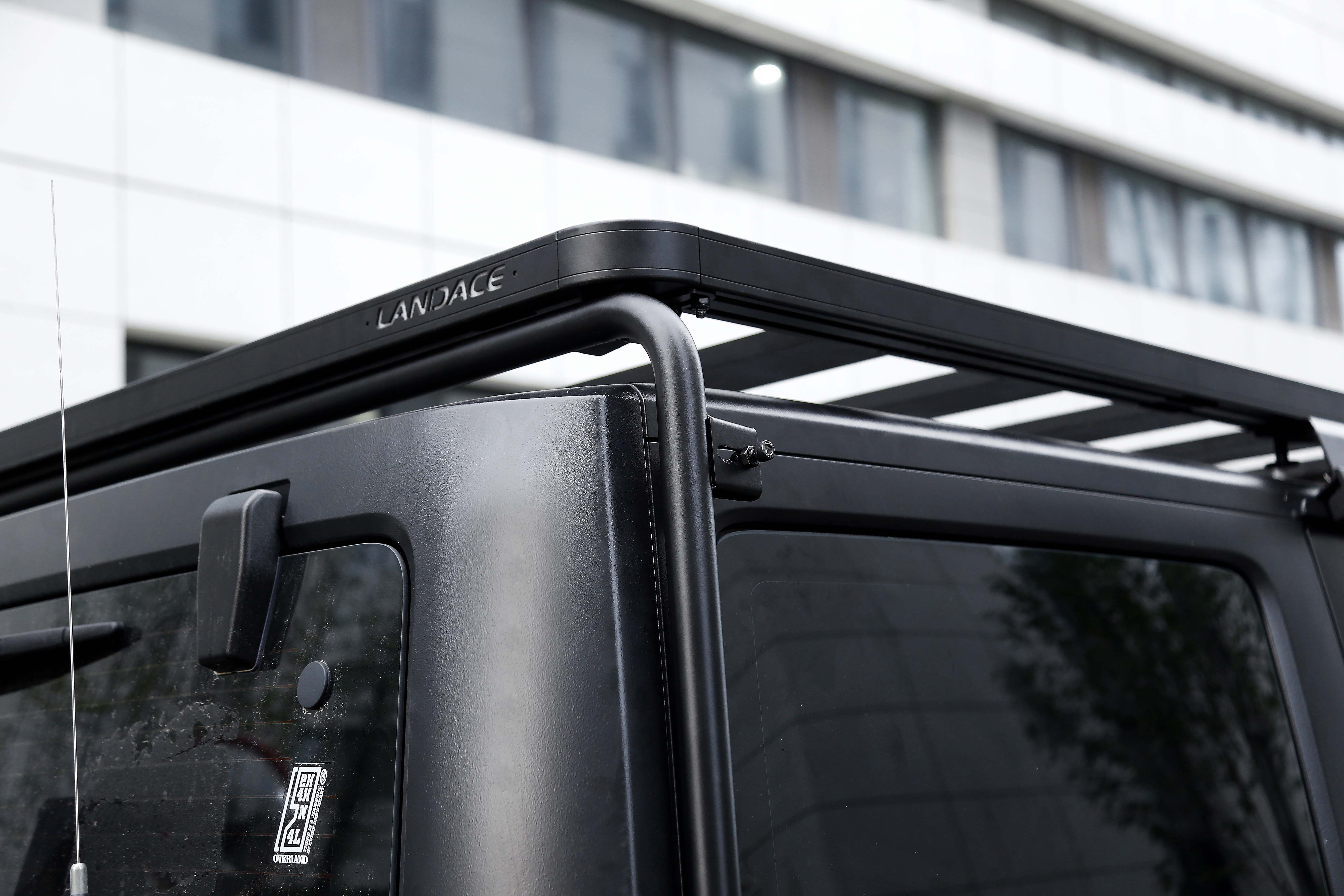 Q235-8 Black Metal Fabrication Car Ladder Roof Rack Side Wall Retrofit Kit for High-