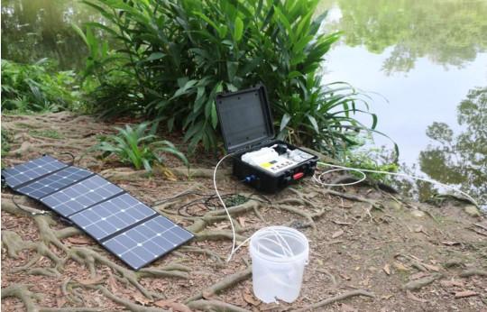 Compact Portable Solar Water Purifier Suitcase Style DC12V DC24V Water Filtering