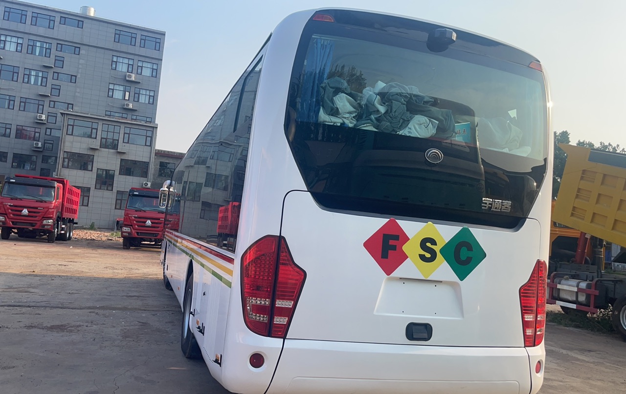 62 Seats Front Engine Refurbished Diesel Coach Bus in South Africa Passenger Bus Style