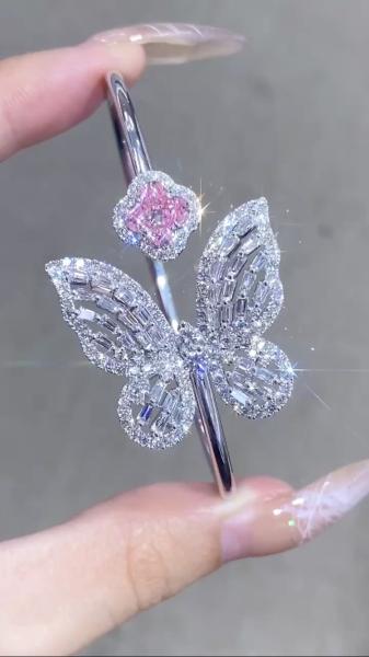 Buy cheap VS1 Lab Grown Diamond Bracelets Four Leaf Clover Lily Cut LV Cut Butterfly Shape from wholesalers