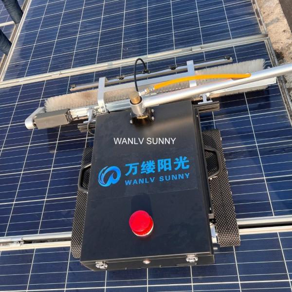 150 Meters Remote Crawler Type Cleaning Machine for Washing Photovoltaic Farms
