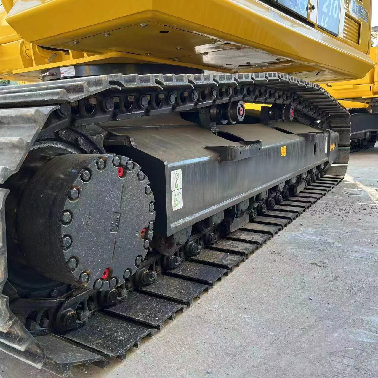 Used Komatsu PC210 PC200 PC220 Excavator 20 Ton Hydraulic Digger in Good Condition