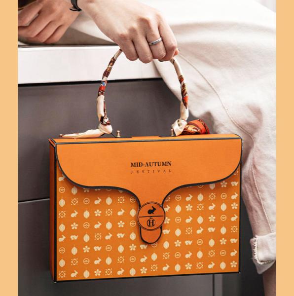 Buy cheap Golden Plastic Disposable Mooncake Gift Box , Kraft Paper Mooncake Box Packaging from wholesalers
