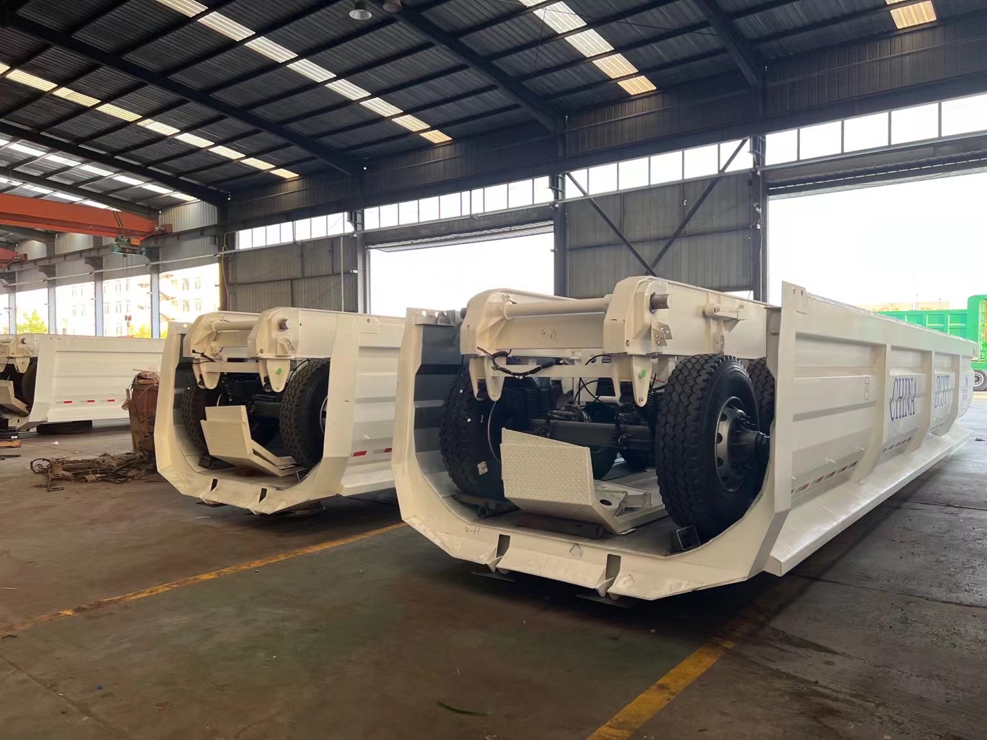 Heavy Duty Dump Semi Trailer And U Type 50/60 Tons Truck Trailer Tandem Hydraulic Tipping Box Tipper Trailer For Sale