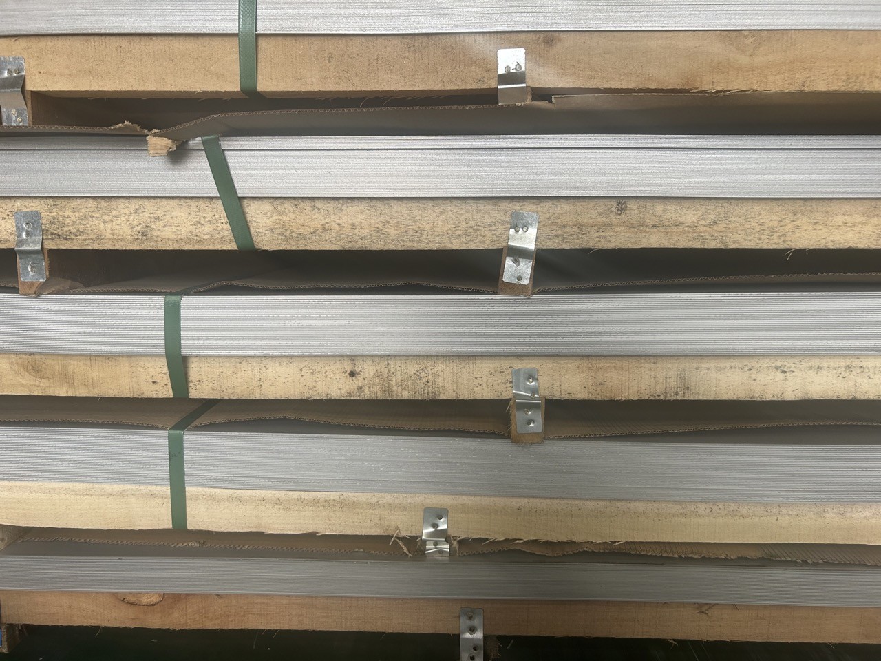 Hot Rolled Stainless Steel Products 2.5mm 304 Embossed For Construction