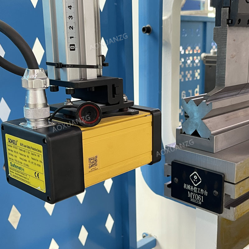 63T 2500MM Hydraulic Press Brakes CNC With DA66T 8+1 Axis