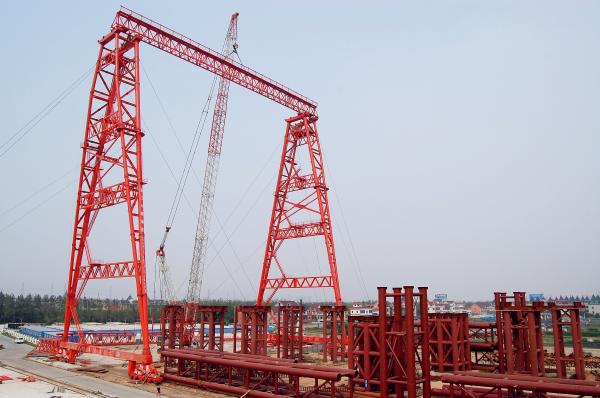 Quality QME120t - 78m - 65m Truss Girder Outdoor Long Span Gantry Crane for sale