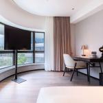 Foshan Curved Backrest Ash Wood Frame Hotel Furniture Standard King Size Bedroom