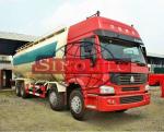 8x4 Dry Bulk Cement Truck HW76 / HW79 Cabin Model Low / High Roof Cabin