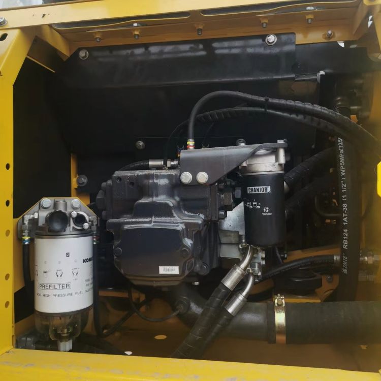 22 Ton Used Komatsu Excavator PC220 in Japan Original Hydraulic Pump and Valve Included