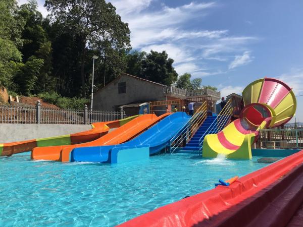 Buy cheap 200m2 Area Wide Family Water Slide For Children Easy Installation from wholesalers