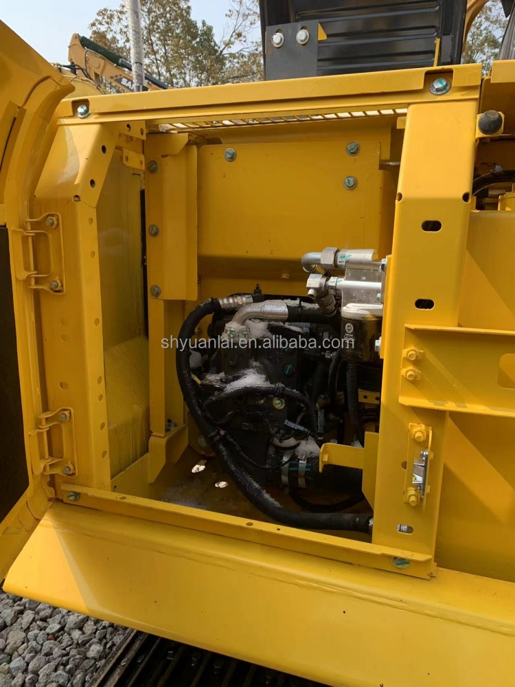 Komatsu PC130 Excavator with Original Hydraulic Pump and Fuel-Saving System
