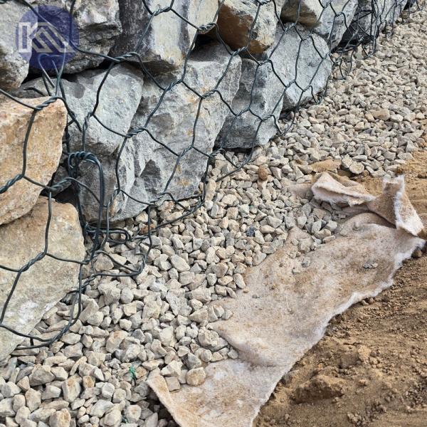 Double Twisted Woven Steel Wire Metal Cage Rock Retaining Wall And Geotextile