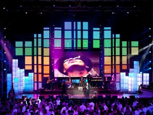 Quality 3000 Nits Transparent Led Display , Full Color Electronic Led Curtain Display for sale