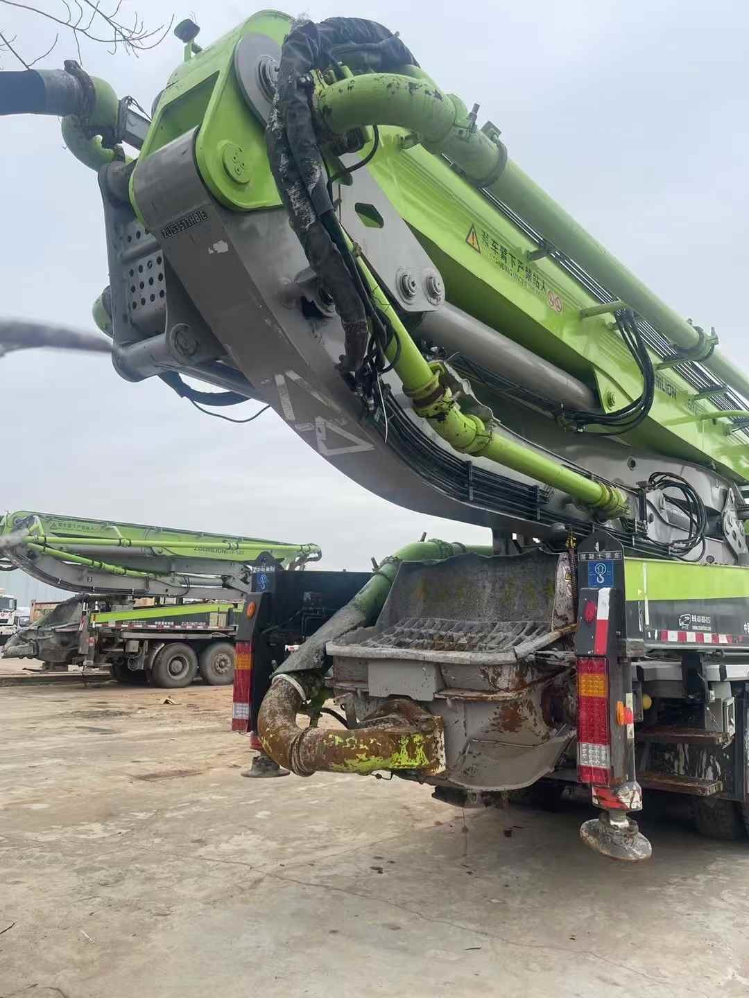 ZOOMLION 50M Concrete Pumps with 49.3M Maximum Cloth Height