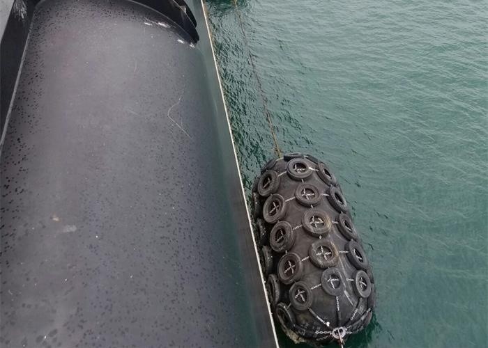 Premium Quality Commercial Dock Fenders , Yokohama Fender Less Reverse Impact