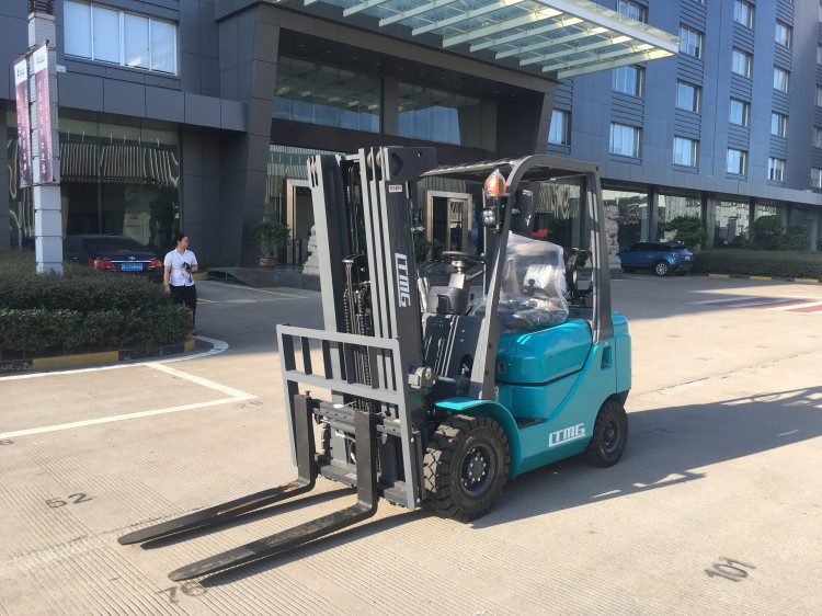 Short Wheelbase 1800kg LPG Forklift Truck For Warehouse CE | ISO Certification