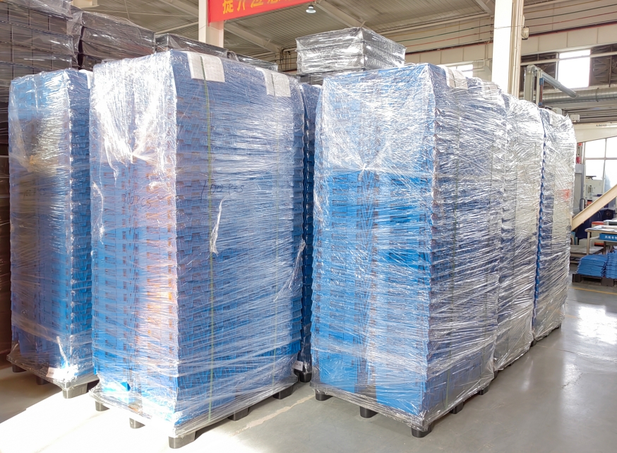 400x300x240 mm Solid Box Heavy Duty and Recyclable with Lid for Logistic Storage Blue