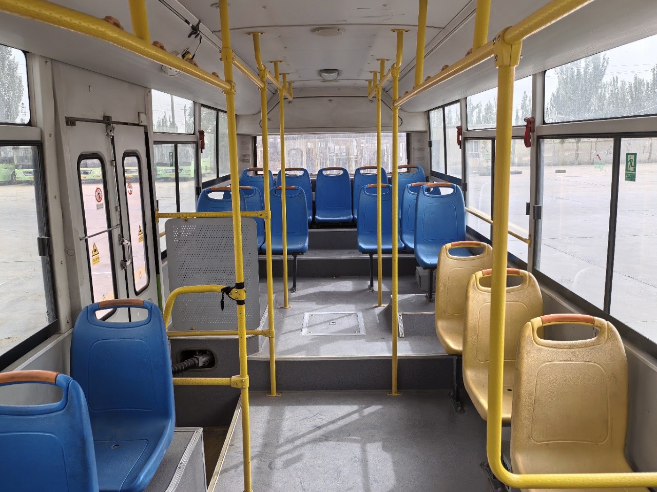 Durable 8 Meter Used Diesel Buses Ideal for City and Shuttle Routes