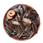 Five-scented roasted sunflower seeds and melon seeds are available in a variety