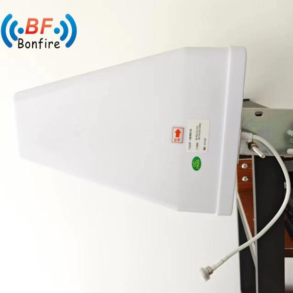 Buy cheap Omni-Directional Ceiling Mount Antenna for Indoor 698-4000MHz RF Antenna Omni Antenna from wholesalers