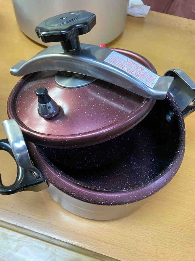 Cheap price Granite Series Non Stick Pressure Cooker 5 Litre in dubai