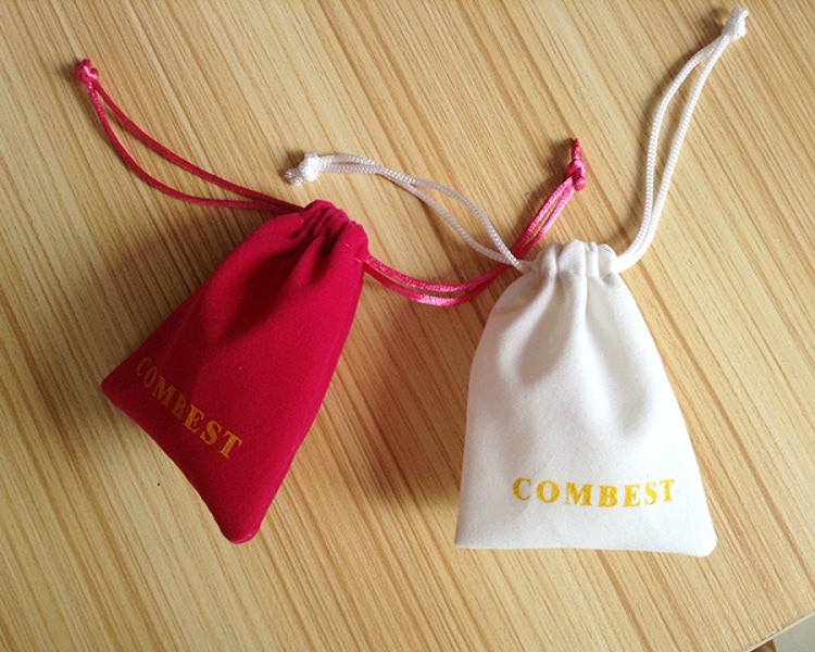 Embossed Logo Jewelry Drawstring Eco Friendly Velvet Gift Pouches