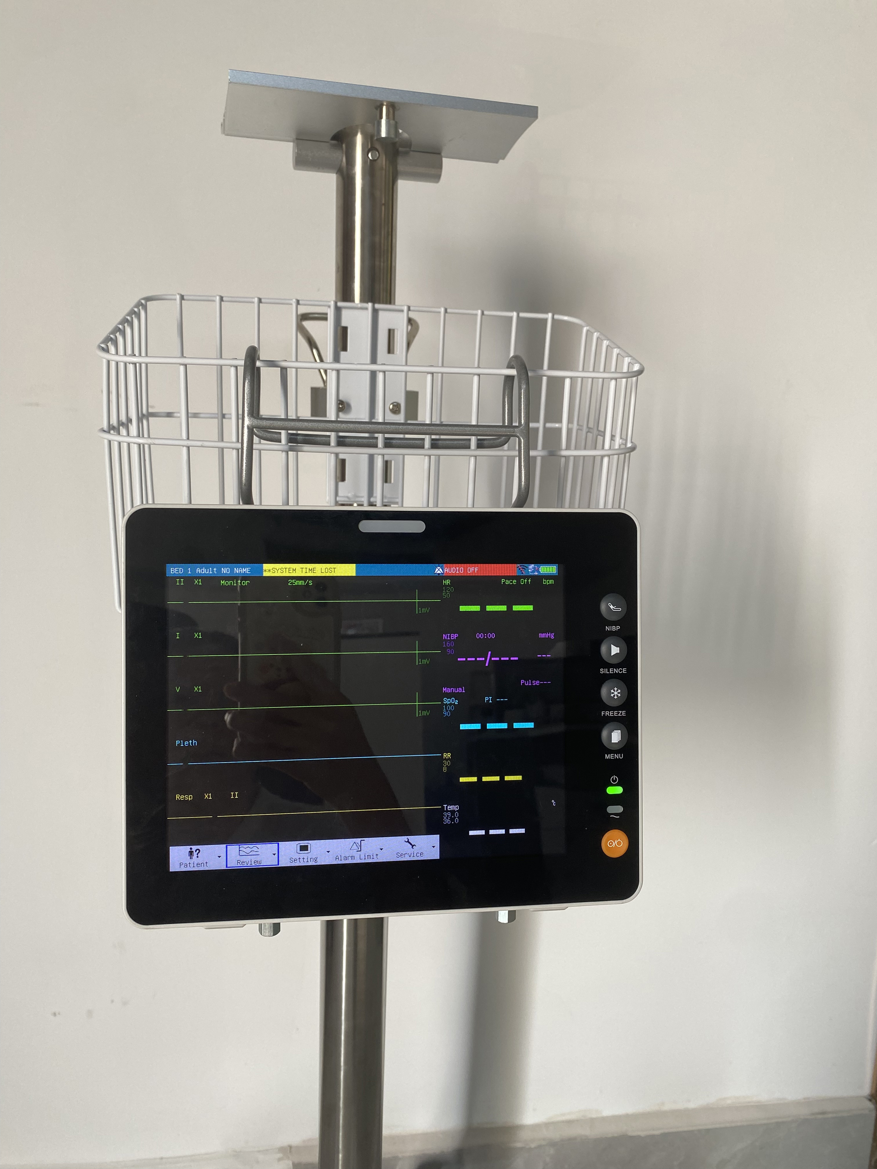 Medical Patient Monitoring 8 Inches TFT LCD Patient Monitor With Six Standard Parameters Patient Monitor